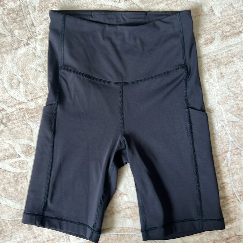 ATHLETA ultimate Stash Pocket 7” biker Shorts